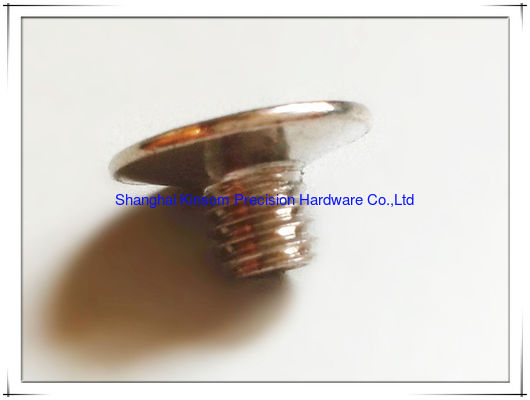 Tête plate de grande taille en retrait croisé avec vis spéciale de finition nickelée M5*6