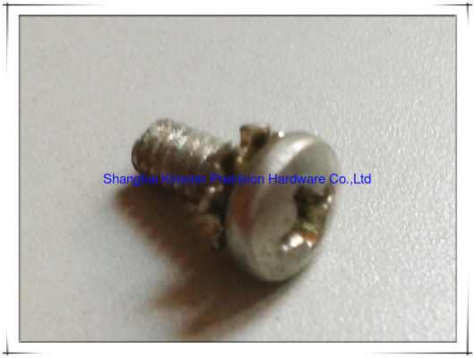 Vite combinate con rondella a linguetta a testa cilindrica speciale con intaglio a croce